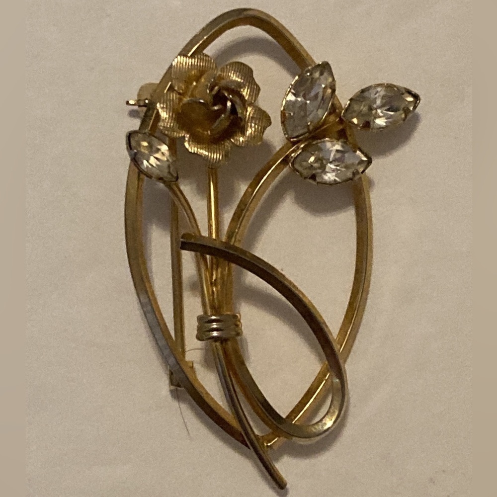 Vintage 1920’s-1930’s Star Art Rose Brooch with rhinestones.​​​